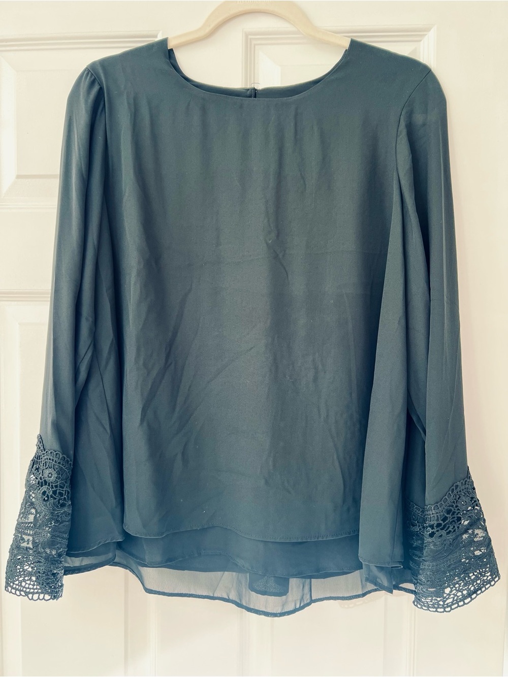 New Zac & Rachel Black Crochet-Cuff Blouse L